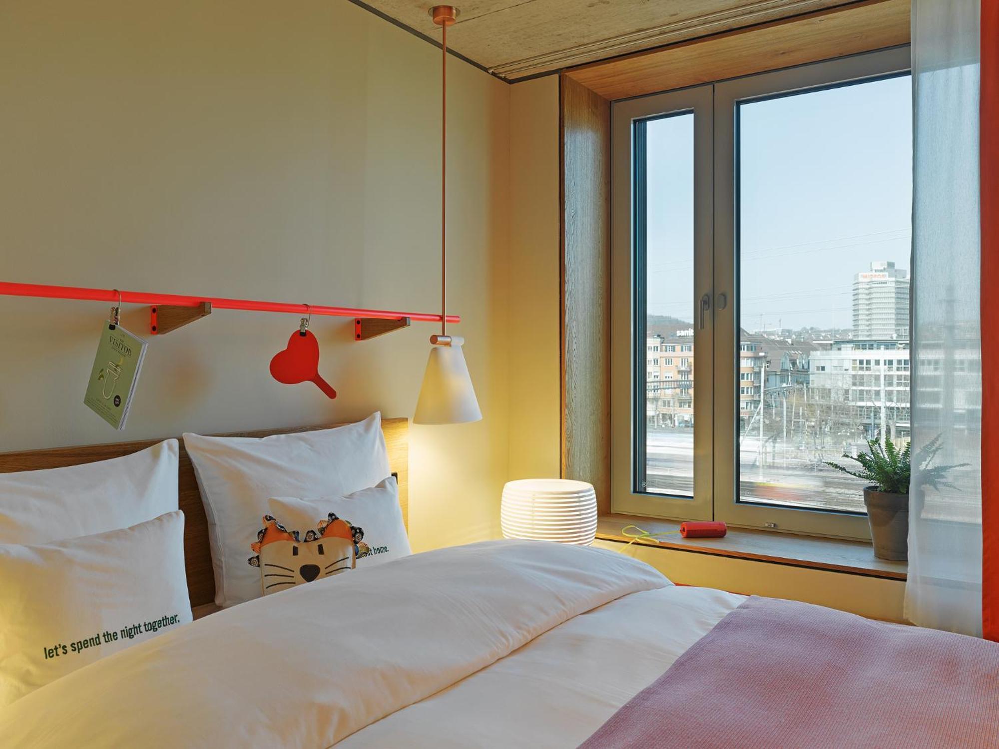Medium Room
